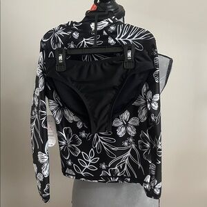 💕5/$15 Wonder Nation Black & White Floral Long Sleeve Rash Guard, NEW